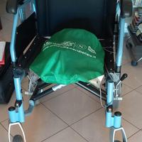Sedia a rotelle pieghevole "E-Light" - c usata poc