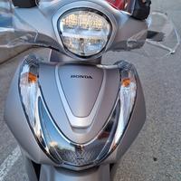 Honda mode 125
