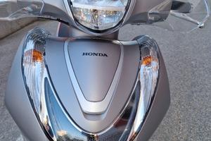Honda mode 125