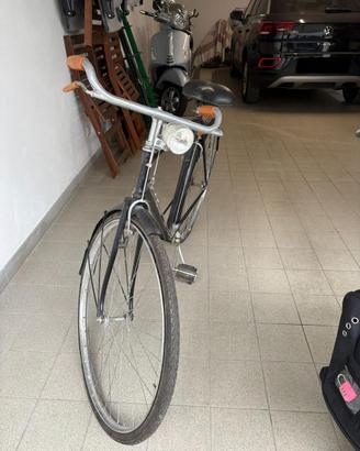 Bici d’epoca con freni a bacchetta