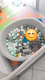 Piscina con palline