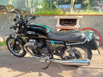 Moto Guzzi V7 III special