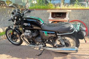 Moto Guzzi V7 III special