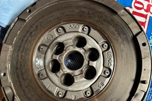 Volano-frizione sachs/pompa gasolio r70 alfa mito
