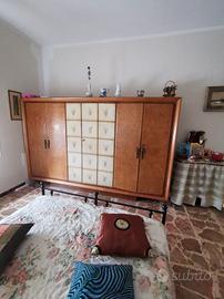 armadio antico con 5 ante 