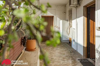 TRIVANO CON TRE STANZE E SALONE