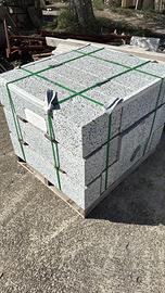 Cordoli in granito per giardino viale marciapiede