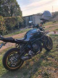 yamaha mt07 stunt!