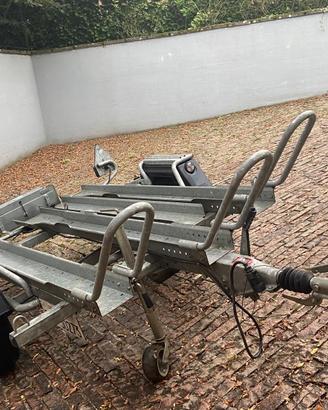 Carrello rimorchio per trasporto moto