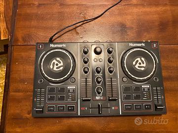 Console per deejay marca NUMARK