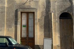 Immobile uso abitativo con giardino retrostante