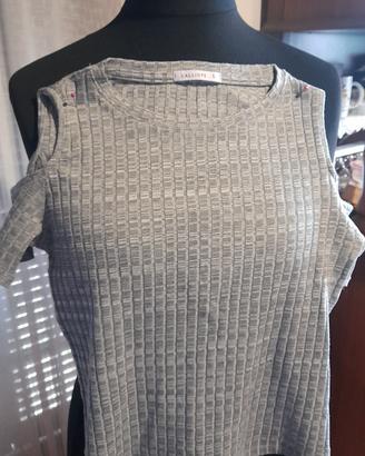 maglietta sco spalla scoperta