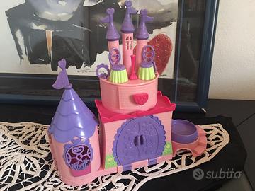 Gioco bimbe castello e bambolina