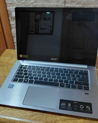 Notebook Acer Swift 3 con borsa Tucano