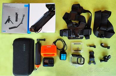 GoPro Hero 10 Black + Custodia e accessori