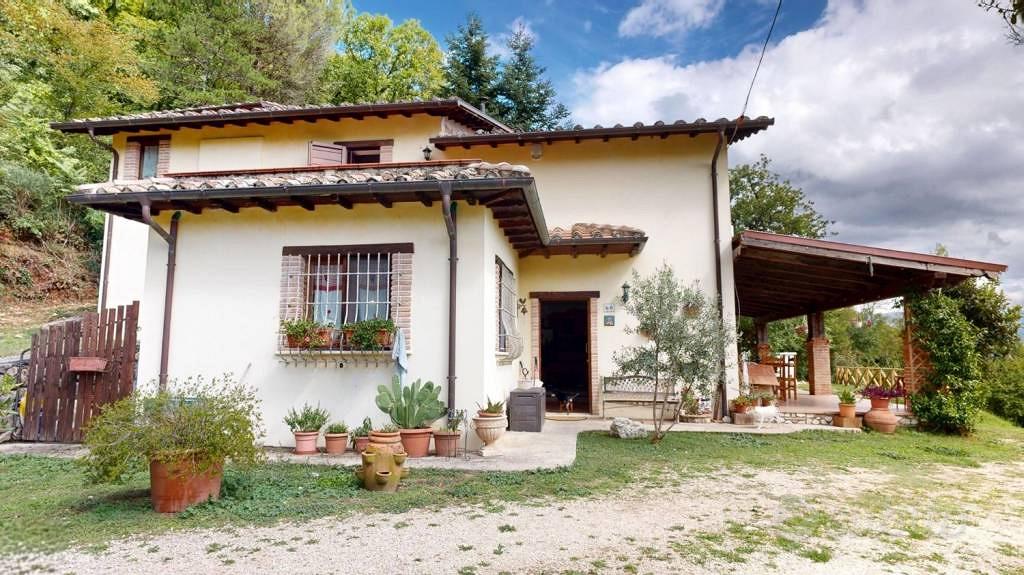 Rustico / Casale di 220 m² con più di 5 locali a G - Vista 3