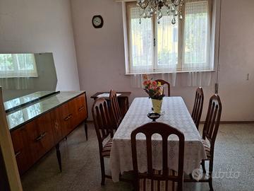 Tavolo con piana in vetro 