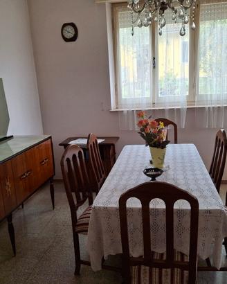 Tavolo con piana in vetro 