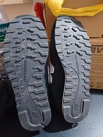 Scarpe nere new balance mai usate 38