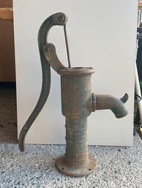 Pompa a mano per pozzo