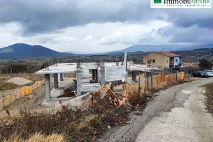 Villa di 150 m² con più di 5 locali a Pignola