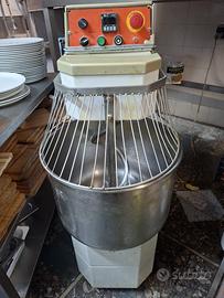 Impastatrice a spirale a testa e vasca fissa