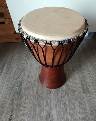 Djembe in vera pelle e legno