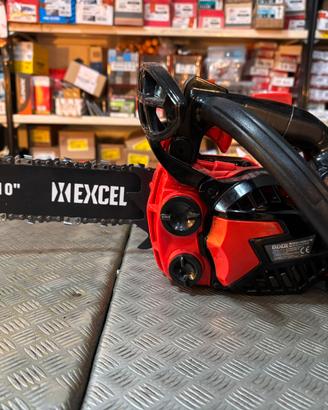 Motosega superleggera da potatura