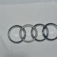 Logo Audi argentato