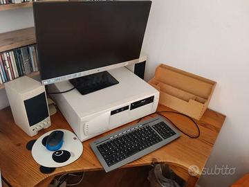 Computer fisso da scrivania