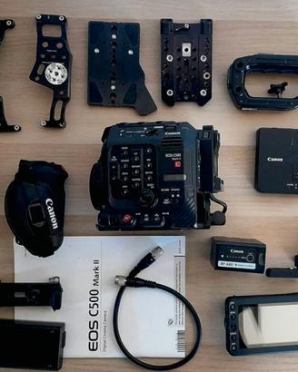 Canon C500 Mark II con cage e adattatore V-lock