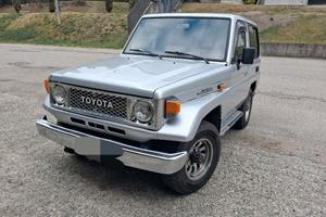 TOYOTA LAND CRUISER BJ71 anno 1987