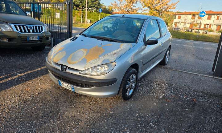 Peugeot 206 1.1 3p. XT