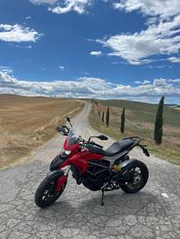Ducati hyperstrada 821