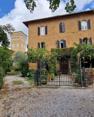 Villa di 260 m² con più di 5 locali e box auto a P