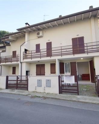 Appartamento di 100 m² con più di 5 locali a Comac