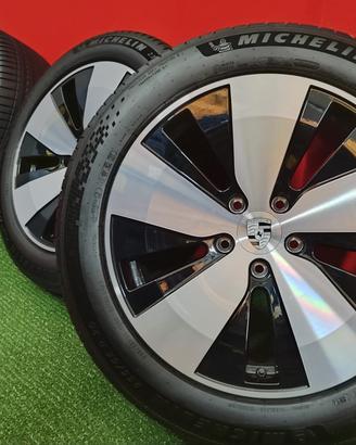 Cerchi Porsche Macan EV pneu 235 55 20 - 285 45 20
