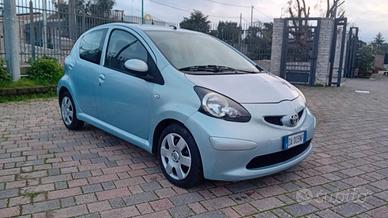 Toyota Aygo 1.0 12V VVT-i 5 porte Sol