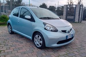 Toyota Aygo 1.0 12V VVT-i 5 porte Sol