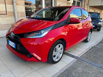 Toyota Aygo 1.0 VVT-i 69 CV 5 porte x-play