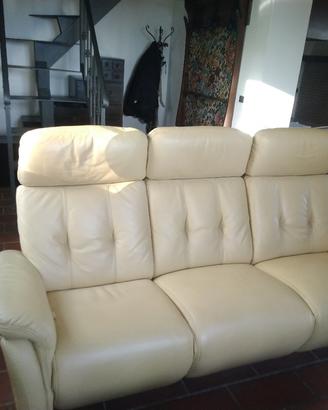 divano tre posti reclinabile in automaticin pelle 