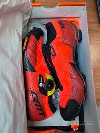 DMT KM1 corallo/nero