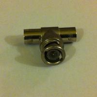 Adattatore a T BNC maschio - 2 femmine.