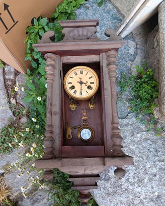 Orologio d'epoca da parete a pendolo