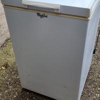 Congelatore a pozzetto Whirpool 