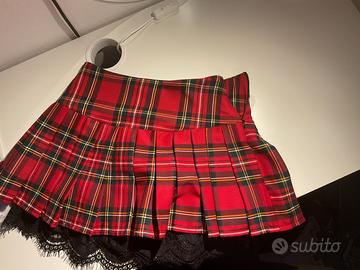 Gonna a stile scozzese rossa