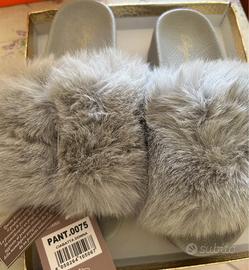 pantofole con pelliccia sopra numero 37