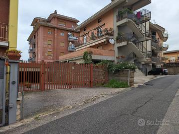 Colleferro ampio box auto via Arrigo Boito