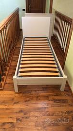 Letto singolo in legno