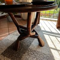 Tavolo rotondo legno marrone scuro, intarsiato